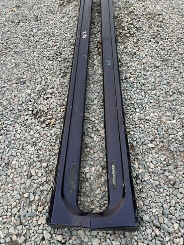 Наружные накладки порогов Honda, 2003 г., Б/у, Оригинал at lalafo.kg Наружные накладки порогов Honda, 2003 г., Б/у, Оригинал