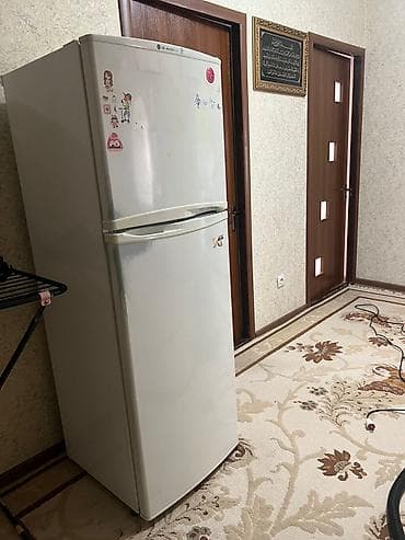 Холодильник LG, Двухкамерный at lalafo.kg Холодильник LG, Двухкамерный