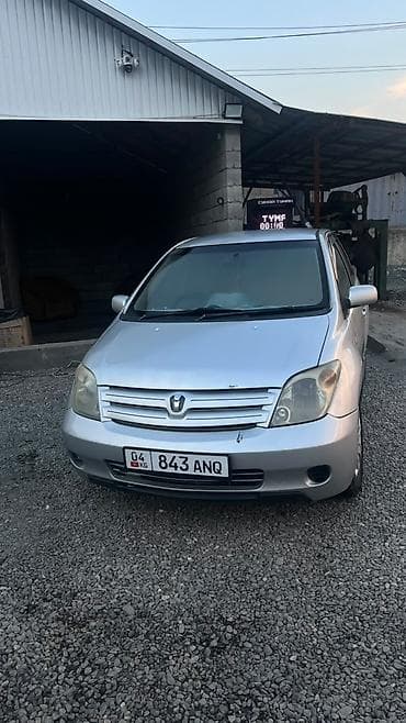 Toyota Ist: 2002 г., 1.3 л, Автомат, Бензин, Хетчбек lalafo.kg да Toyota Ist: 2002 г., 1.3 л, Автомат, Бензин, Хетчбек