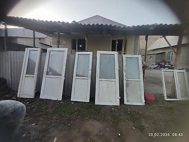 Металл сейф эшиктери: Деревянные двери со стеклопанелями, белые. Несколько одинаковых lalafo.kg да — 1 Металл сейф эшиктери: Деревянные двери со стеклопанелями, белые. Несколько одинаковых — 1