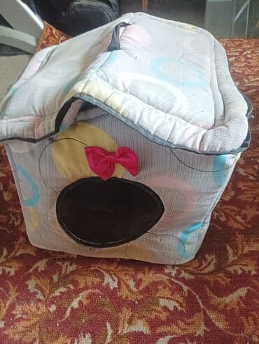 Мягкий домик для кошки или маленькой собаки в форме куба с круглым at lalafo.kg Мягкий домик для кошки или маленькой собаки в форме куба с круглым