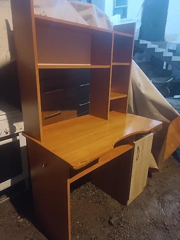 Бычуучу столдор: Компьютердик үстөлү, Текчелери бар lalafo.kg да — 2 Бычуучу столдор: Компьютердик үстөлү, Текчелери бар — 2