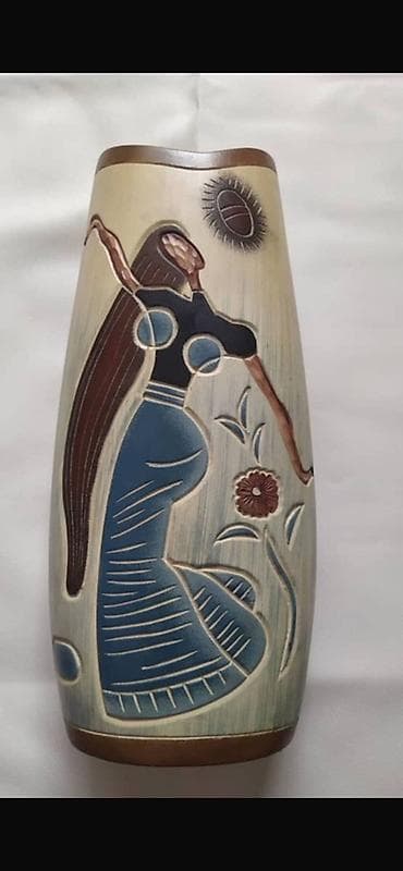 Набор декоративных ваз (3 шт.)
Каждая по 2000 сом at lalafo.kg — 1 Набор декоративных ваз (3 шт.)
Каждая по 2000 сом — 1