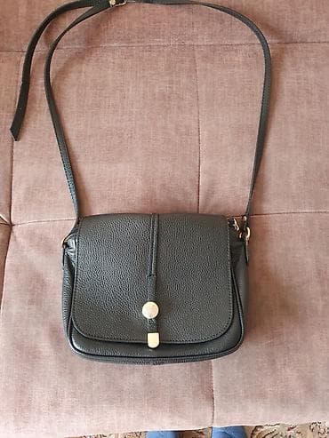 Кожаная сумка через плечо (кросс-боди), классический дизайн. - Цвет at lalafo.kg Кожаная сумка через плечо (кросс-боди), классический дизайн. - Цвет