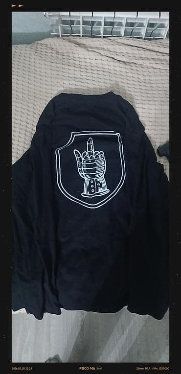 Лонгслив, цвет - Черный, M at lalafo.kg Лонгслив, цвет - Черный, M