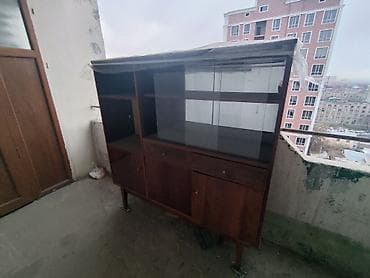 Шкаф / Буфет советского производства. ТОРГ ВОЗМОЖЕН. Только самовывоз at lalafo.kg Шкаф / Буфет советского производства. ТОРГ ВОЗМОЖЕН. Только самовывоз