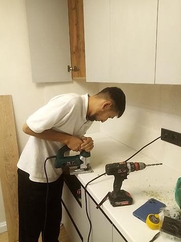 Предлагаются услуги по сборке и разборке различных видов мебели at lalafo.kg Предлагаются услуги по сборке и разборке различных видов мебели