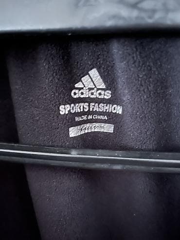 Баардык кийимдер сатылат двойка спортивный, джинсы, футболка, худи at lalafo.kg — 2 Баардык кийимдер сатылат двойка спортивный, джинсы, футболка, худи — 2