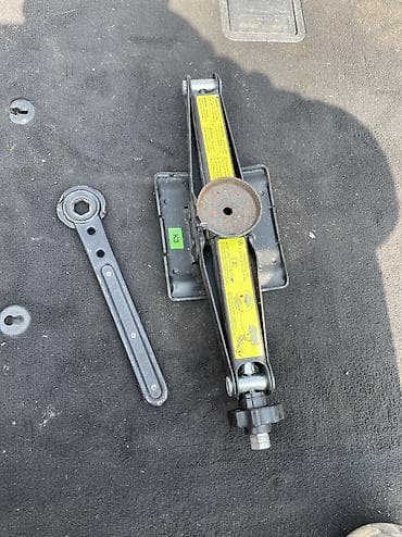 Домкрат аклас 168 кузов at lalafo.kg Домкрат аклас 168 кузов