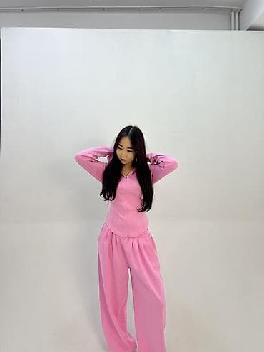 Женский спортивный костюм с корсетной шнуровкой - Комплект из худи на at lalafo.kg Женский спортивный костюм с корсетной шнуровкой - Комплект из худи на