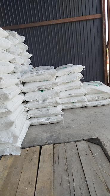 Техническая соль, Для посыпки дорог, В мешках at lalafo.kg Техническая соль, Для посыпки дорог, В мешках