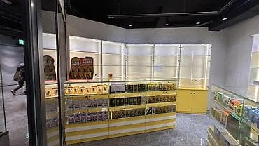 Сдаются в аренду витрины для продажи телефонов и аксессуаров в Олд at lalafo.kg Сдаются в аренду витрины для продажи телефонов и аксессуаров в Олд