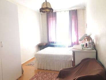 3 комнаты, 82 м², Сталинка, 2 этаж, Старый ремонт at lalafo.kg 3 комнаты, 82 м², Сталинка, 2 этаж, Старый ремонт