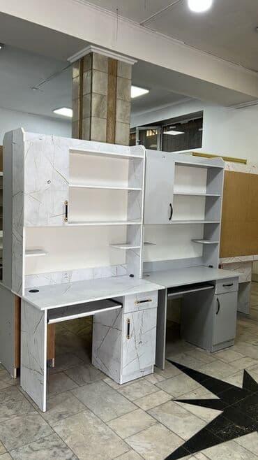 Компьютерный стол, С полками at lalafo.kg Компьютерный стол, С полками