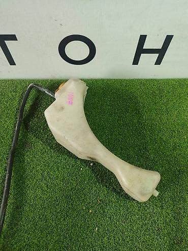 Бачок Subaru 2004 г., Б/у, Оригинал, Япония at lalafo.kg Бачок Subaru 2004 г., Б/у, Оригинал, Япония