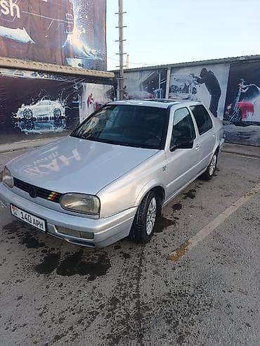 Volkswagen Vento: 1994 г., 1.8 л, Ручные, Бензин, Седан at lalafo.kg Volkswagen Vento: 1994 г., 1.8 л, Ручные, Бензин, Седан