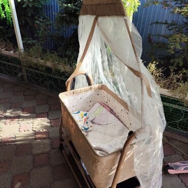 Люлька-колыбель для новорожденного с козырьком и москитной сеткой at lalafo.kg Люлька-колыбель для новорожденного с козырьком и москитной сеткой