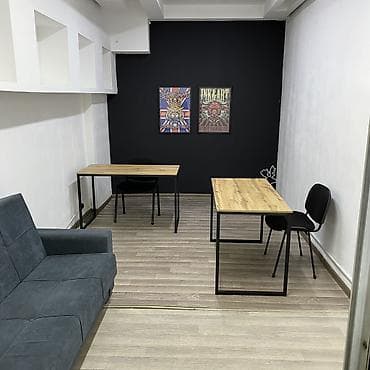 Сдаётся тихий кабинет 15 кв.м. с мебелью в центре. В офисе все новое at lalafo.kg Сдаётся тихий кабинет 15 кв.м. с мебелью в центре. В офисе все новое