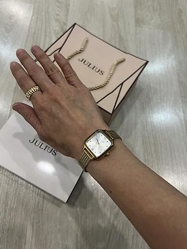 Продам качественные часы от корейского бренда, очень красивые вживую at lalafo.kg Продам качественные часы от корейского бренда, очень красивые вживую