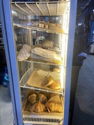 Продаю витринный холодильник вертикальный на 5 полок Фирмы Almagreen at lalafo.kg Продаю витринный холодильник вертикальный на 5 полок Фирмы Almagreen