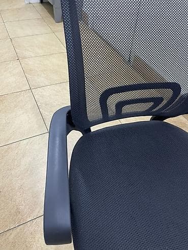 Кресло керебеттер: Офис креслолор, Дөңгөлөктүү, түсү - Кара lalafo.kg да — 3 Кресло керебеттер: Офис креслолор, Дөңгөлөктүү, түсү - Кара — 3