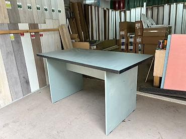 Офисный стол, Нерегулируемый, цвет - Серый, Прямоугольный, ЛДСП at lalafo.kg Офисный стол, Нерегулируемый, цвет - Серый, Прямоугольный, ЛДСП