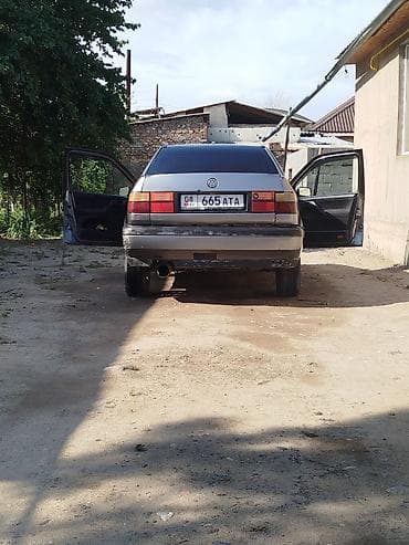 Volkswagen Vento: 1992 г., Седан at lalafo.kg Volkswagen Vento: 1992 г., Седан