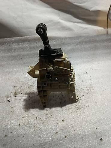 Кулиса (механизм переключения передач) в сборе для МКПП. Описание: - at lalafo.kg Кулиса (механизм переключения передач) в сборе для МКПП. Описание: -