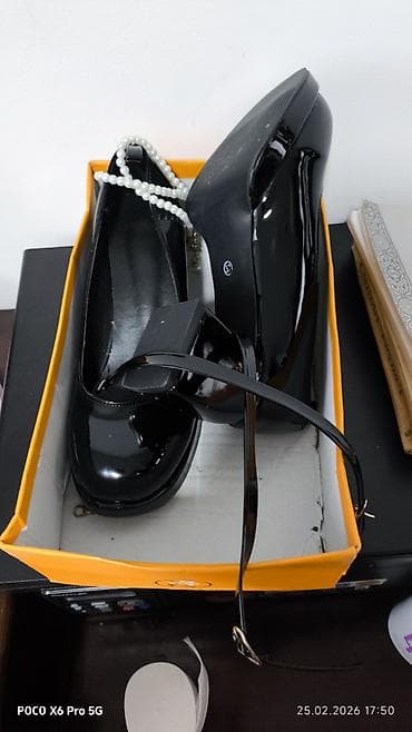 Совершенно новые,не подошел размер at lalafo.kg Совершенно новые,не подошел размер