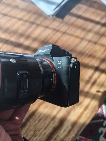 Срочно продается беззеркальная полнокадровая камера Sony α7 III с at lalafo.kg Срочно продается беззеркальная полнокадровая камера Sony α7 III с