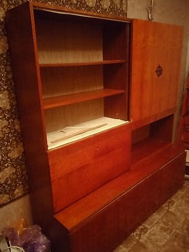 В продаже шкаф советский. Состоянее среднее, еще вполне послужит at lalafo.kg В продаже шкаф советский. Состоянее среднее, еще вполне послужит