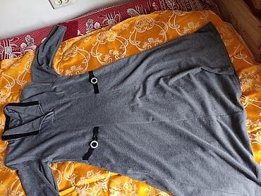 Платье-трапеция из мягкого трикотажа, серого цвета. Длина миди, рукав at lalafo.kg Платье-трапеция из мягкого трикотажа, серого цвета. Длина миди, рукав