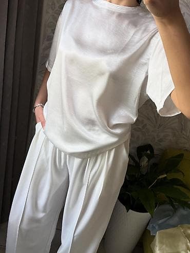 Футболка, Оверсайз, Атлас, Новый, Стандарт at lalafo.kg Футболка, Оверсайз, Атлас, Новый, Стандарт