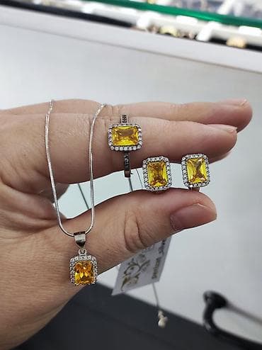 Серебро 925 пробы Серебряный комплект + цепочка Размеры имеются at lalafo.kg Серебро 925 пробы Серебряный комплект + цепочка Размеры имеются