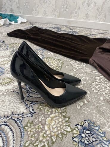 Туфли, 39, Новый, цвет - Черный at lalafo.kg Туфли, 39, Новый, цвет - Черный