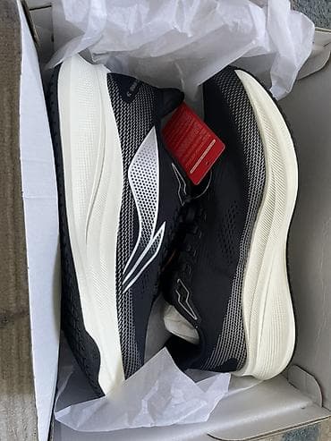 Мужские кроссовки, 42, Новый, цвет - Черный, Платная доставка at lalafo.kg Мужские кроссовки, 42, Новый, цвет - Черный, Платная доставка