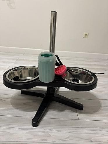 Напольная регулируемая кормушка для собак/крупных питомцев с двумя at lalafo.kg Напольная регулируемая кормушка для собак/крупных питомцев с двумя