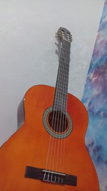 Классическая акустическая гитара 4/4 - Тип: классическая (нейлоновые at lalafo.kg Классическая акустическая гитара 4/4 - Тип: классическая (нейлоновые