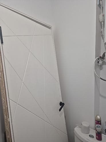 Межкомнатная дверь с современным геометрическим рисунком - Полотно at lalafo.kg Межкомнатная дверь с современным геометрическим рисунком - Полотно