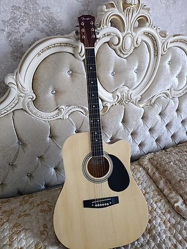Акустическая гитара в идеальном состоянии.Установлены струны что на at lalafo.kg Акустическая гитара в идеальном состоянии.Установлены струны что на