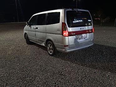 Nissan Serena: 2000 г., 2 л, Вариатор, Бензин, Минивэн at lalafo.kg Nissan Serena: 2000 г., 2 л, Вариатор, Бензин, Минивэн