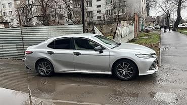 Toyota Camry: 2019 г., 2.5 л, Типтроник, Бензин, Седан at lalafo.kg Toyota Camry: 2019 г., 2.5 л, Типтроник, Бензин, Седан