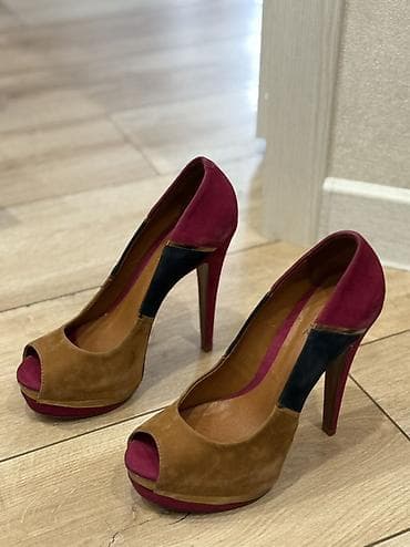 Босоножки-туфли на высоком каблуке с открытым мыском и небольшой at lalafo.kg Босоножки-туфли на высоком каблуке с открытым мыском и небольшой