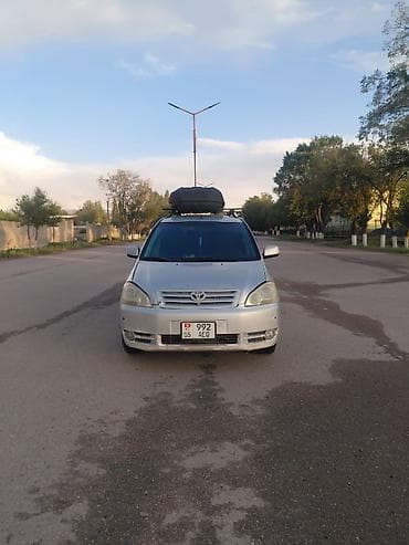 Toyota Avensis Verso: 2001 г., 2.4 л, Механика, Бензин, Минивэн at lalafo.kg Toyota Avensis Verso: 2001 г., 2.4 л, Механика, Бензин, Минивэн