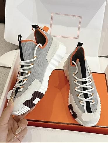 Кроссовки с массивной подошвой и трикотажным верхом Описание: - at lalafo.kg Кроссовки с массивной подошвой и трикотажным верхом Описание: -