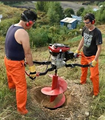 Бензиновый двухоператорный мотобур для земляных работ - Тип: ямобур с at lalafo.kg Бензиновый двухоператорный мотобур для земляных работ - Тип: ямобур с