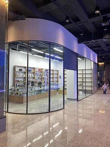 Сдаётся пол бутика под сотовый телефон.Находится в новом ТЦ Old at lalafo.kg Сдаётся пол бутика под сотовый телефон.Находится в новом ТЦ Old