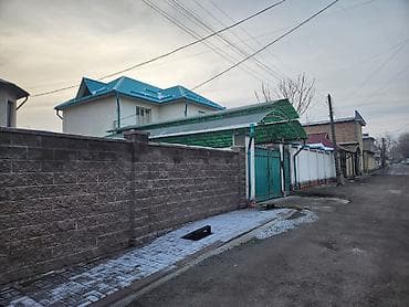 Просторный дом с участком и капитальным забором - Двухэтажный жилой at lalafo.kg Просторный дом с участком и капитальным забором - Двухэтажный жилой