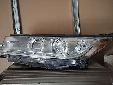 Передняя левая фара Toyota 2019 г., Оригинал at lalafo.kg Передняя левая фара Toyota 2019 г., Оригинал