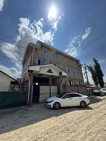 Продаётся капитальный кирпичный дом с большим огородом Адрес Ж/М Ала at lalafo.kg Продаётся капитальный кирпичный дом с большим огородом Адрес Ж/М Ала